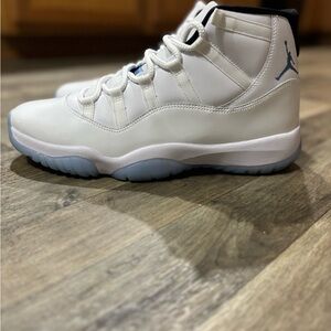 Air Jordan 11 'Legend Blue'